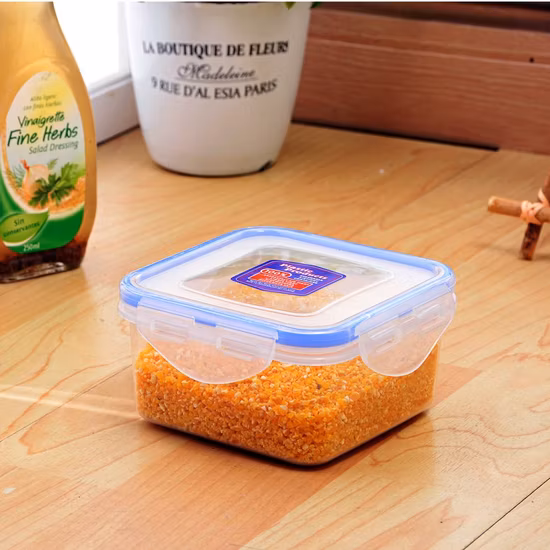 Set quadrato di 4 contenitori per alimenti in plastica salvaspazio con chiusura a clip